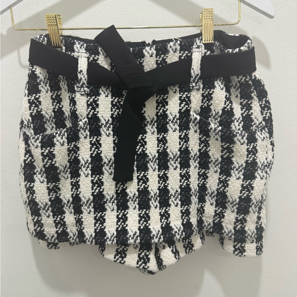 Maje Black and White Checkered Shorts with Belt. NWT